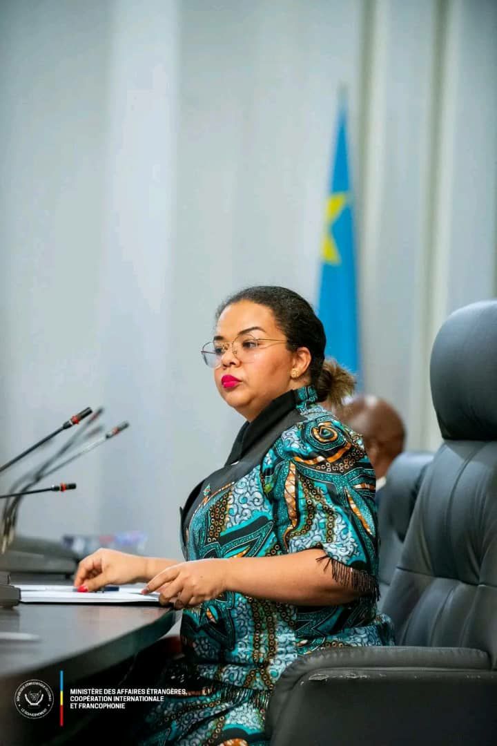 Agression rwandaise : la ministre des affaires étrangères envisage la paix à travers le dialogue.