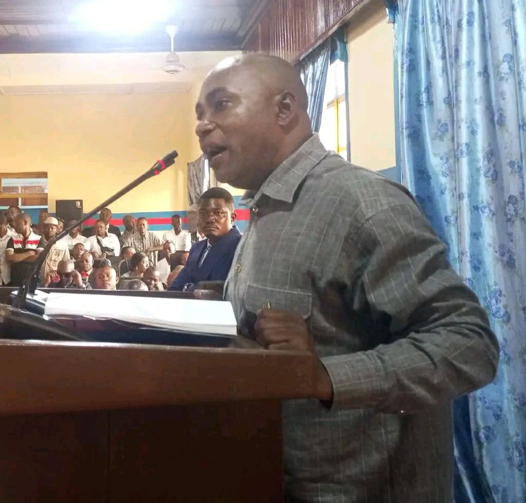 Sud-Ubangi : député Junior Ambeke plaide pour la relance des travaux de réhabilitation des routes de desserte agricole
